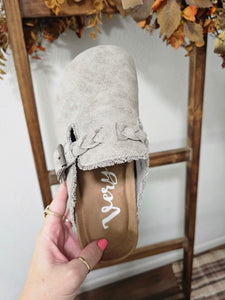 Very G Iris Braided Clogs - Grey