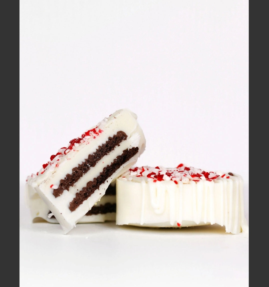 White Chocolate & Peppermint Dipped Oreos